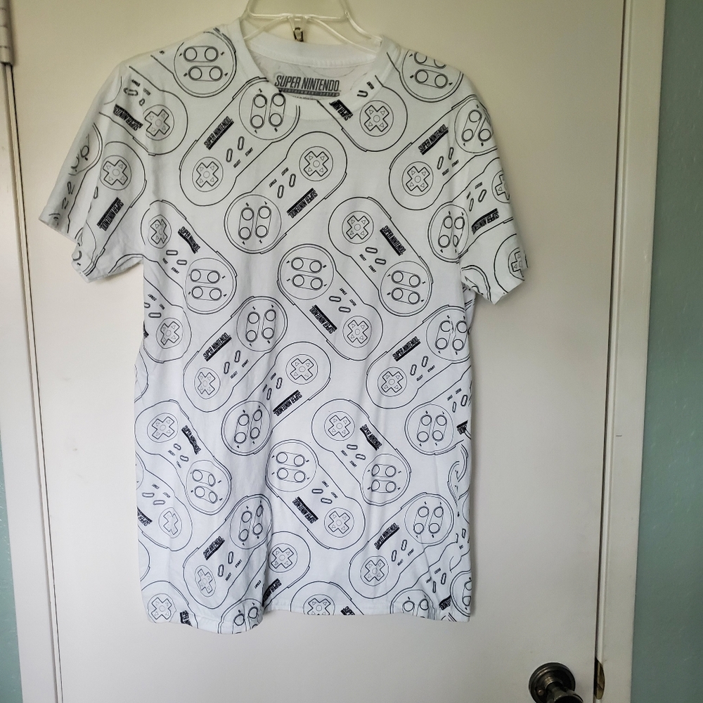 Super Nintendo White T-Shirt Game Controller Print 100% Cotton Size M